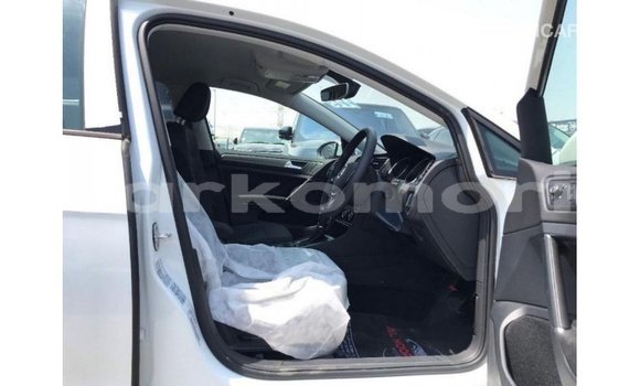 Buy Import Volkswagen Golf White Car in Import - Dubai in Great Comore Buy Import Volkswagen Golf White Car in Import - Dubai in Great Comore