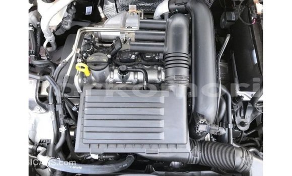 Buy Import Volkswagen Golf White Car in Import - Dubai in Great Comore Buy Import Volkswagen Golf White Car in Import - Dubai in Great Comore