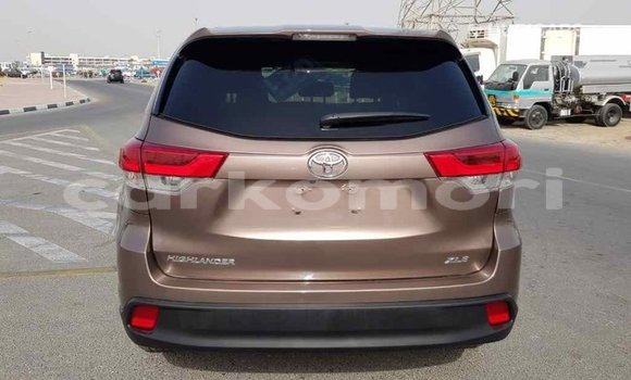 Acheter Import Voiture Toyota Highlander Marron à Import - Dubai, Grande Comore Acheter Import Voiture Toyota Highlander Marron à Import - Dubai, Grande Comore