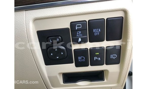 Buy Import Toyota Land Cruiser White Car in Import - Dubai in Great Comore Buy Import Toyota Land Cruiser White Car in Import - Dubai in Great Comore