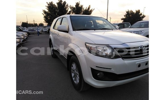 Buy Import Toyota Fortuner White Car in Import - Dubai in Great Comore Buy Import Toyota Fortuner White Car in Import - Dubai in Great Comore