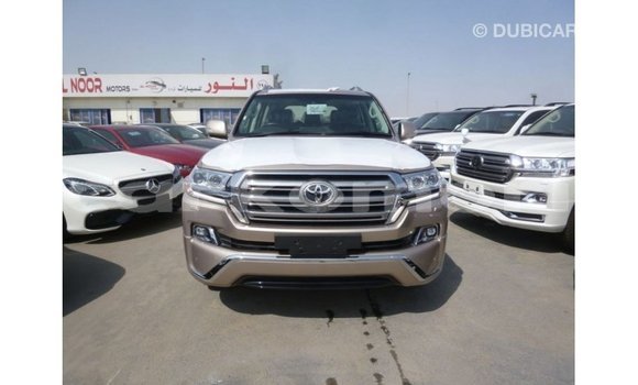 Acheter Import Voiture Toyota Land Cruiser Autre à Import - Dubai, Grande Comore Acheter Import Voiture Toyota Land Cruiser Autre à Import - Dubai, Grande Comore