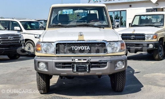 Acheter Import Voiture Toyota Land Cruiser Beige à Import - Dubai, Grande Comore Acheter Import Voiture Toyota Land Cruiser Beige à Import - Dubai, Grande Comore