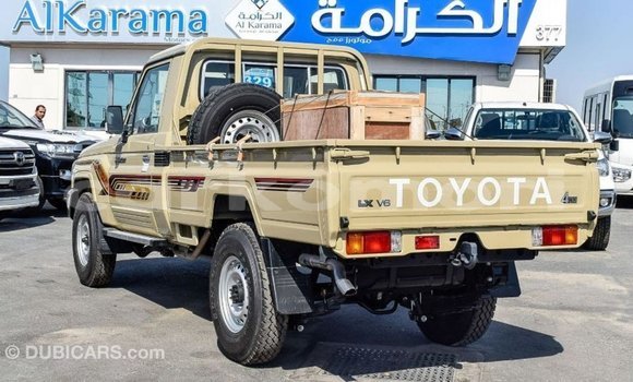 Acheter Import Voiture Toyota Land Cruiser Beige à Import - Dubai, Grande Comore Acheter Import Voiture Toyota Land Cruiser Beige à Import - Dubai, Grande Comore