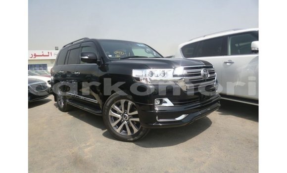 Buy Import Toyota Land Cruiser Black Car in Import - Dubai in Great Comore