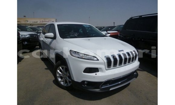 Acheter Import Voiture Jeep Cherokee Blanc à Import - Dubai, Grande Comore