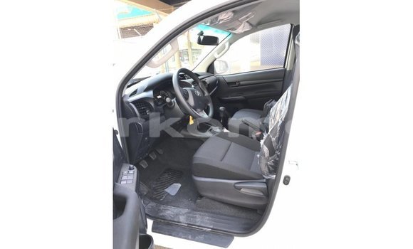 Buy Import Toyota Hilux White Car in Import - Dubai in Great Comore Buy Import Toyota Hilux White Car in Import - Dubai in Great Comore
