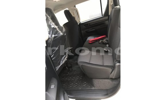 Buy Import Toyota Hilux White Car in Import - Dubai in Great Comore Buy Import Toyota Hilux White Car in Import - Dubai in Great Comore