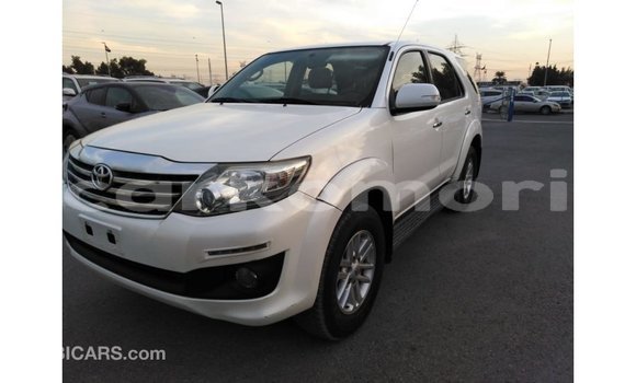 Buy Import Toyota Fortuner White Car in Import - Dubai in Great Comore Buy Import Toyota Fortuner White Car in Import - Dubai in Great Comore