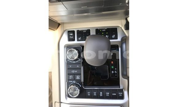 Buy Import Toyota Land Cruiser White Car in Import - Dubai in Great Comore Buy Import Toyota Land Cruiser White Car in Import - Dubai in Great Comore