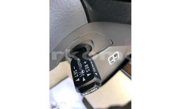 Buy Import Toyota Land Cruiser White Car in Import - Dubai in Great Comore Buy Import Toyota Land Cruiser White Car in Import - Dubai in Great Comore