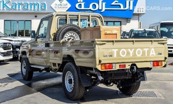 Acheter Import Voiture Toyota Land Cruiser Beige à Import - Dubai, Grande Comore Acheter Import Voiture Toyota Land Cruiser Beige à Import - Dubai, Grande Comore