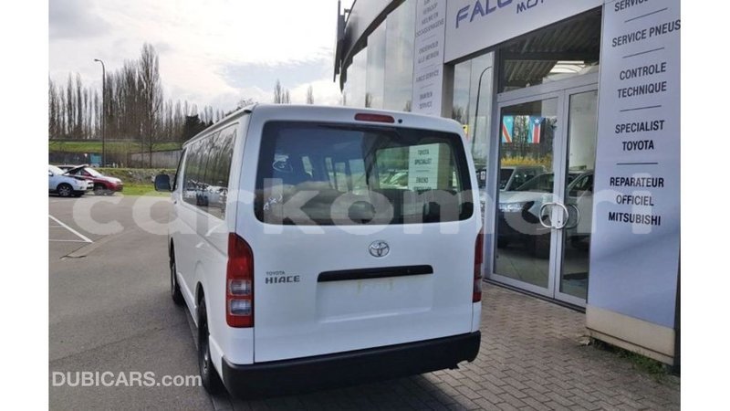 Big with watermark toyota hiace grande comore import dubai 2145