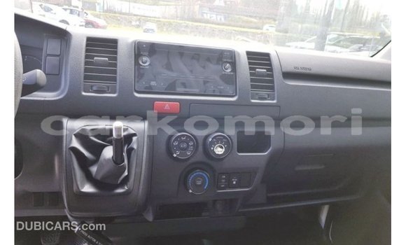 Buy Import Toyota Hiace White Car in Import - Dubai in Great Comore Buy Import Toyota Hiace White Car in Import - Dubai in Great Comore