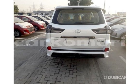 Acheter Import Voiture Lexus LX Blanc à Import - Dubai, Grande Comore Acheter Import Voiture Lexus LX Blanc à Import - Dubai, Grande Comore