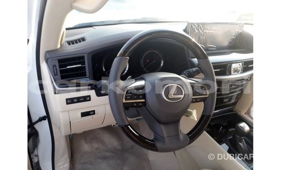 Acheter Import Voiture Lexus LX Blanc à Import - Dubai, Grande Comore Acheter Import Voiture Lexus LX Blanc à Import - Dubai, Grande Comore