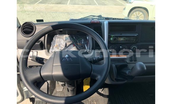 Buy Import Mitsubishi Carisma White Car in Import - Dubai in Great Comore Buy Import Mitsubishi Carisma White Car in Import - Dubai in Great Comore