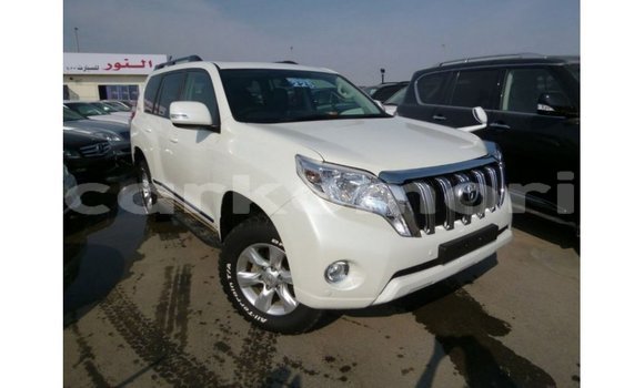 Acheter Import Voiture Toyota Prado Blanc à Import - Dubai, Grande Comore Acheter Import Voiture Toyota Prado Blanc à Import - Dubai, Grande Comore