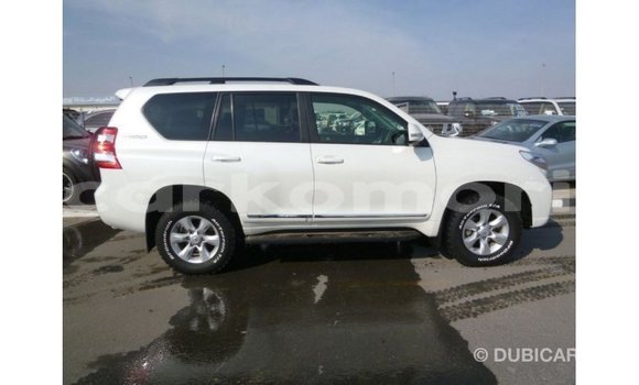 Acheter Import Voiture Toyota Prado Blanc à Import - Dubai, Grande Comore Acheter Import Voiture Toyota Prado Blanc à Import - Dubai, Grande Comore