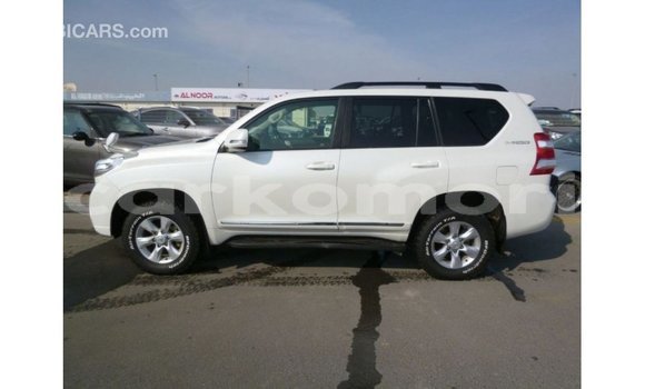 Acheter Import Voiture Toyota Prado Blanc à Import - Dubai, Grande Comore Acheter Import Voiture Toyota Prado Blanc à Import - Dubai, Grande Comore