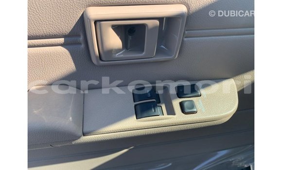 Acheter Import Voiture Mitsubishi i Blanc à Import - Dubai, Grande Comore Acheter Import Voiture Mitsubishi i Blanc à Import - Dubai, Grande Comore