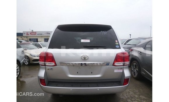Acheter Import Voiture Toyota Land Cruiser Autre à Import - Dubai, Grande Comore Acheter Import Voiture Toyota Land Cruiser Autre à Import - Dubai, Grande Comore