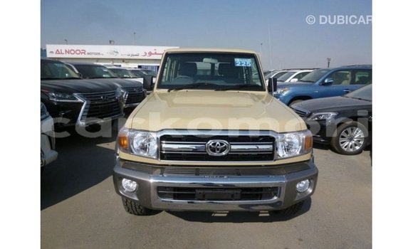 Acheter Import Voiture Toyota Land Cruiser Beige à Import - Dubai, Grande Comore Acheter Import Voiture Toyota Land Cruiser Beige à Import - Dubai, Grande Comore