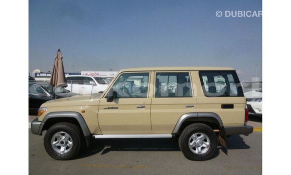 Acheter Import Voiture Toyota Land Cruiser Beige à Import - Dubai, Grande Comore Acheter Import Voiture Toyota Land Cruiser Beige à Import - Dubai, Grande Comore