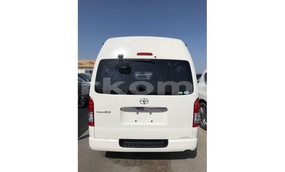 Buy Import Toyota Hiace White Car in Import - Dubai in Great Comore Buy Import Toyota Hiace White Car in Import - Dubai in Great Comore