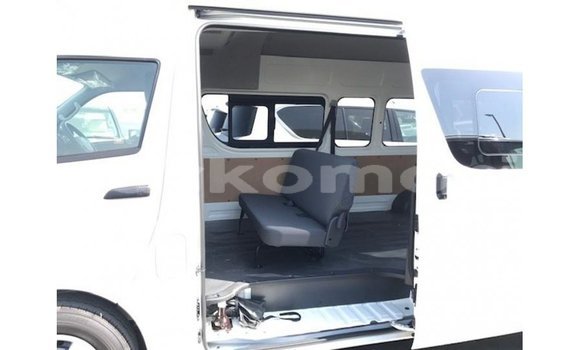 Buy Import Toyota Hiace White Car in Import - Dubai in Great Comore Buy Import Toyota Hiace White Car in Import - Dubai in Great Comore
