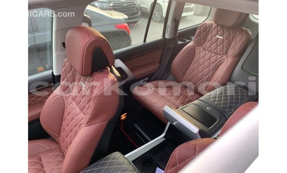 Buy Import Toyota Land Cruiser Black Car in Import - Dubai in Great Comore Buy Import Toyota Land Cruiser Black Car in Import - Dubai in Great Comore