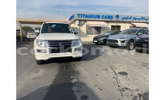 Buy Import Mitsubishi Pajero White Car in Import - Dubai in Great Comore Buy Import Mitsubishi Pajero White Car in Import - Dubai in Great Comore