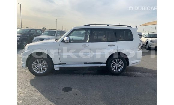 Buy Import Mitsubishi Pajero White Car in Import - Dubai in Great Comore Buy Import Mitsubishi Pajero White Car in Import - Dubai in Great Comore