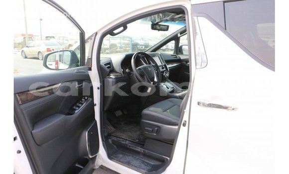 Buy Import Toyota Alphard White Car in Import - Dubai in Great Comore Buy Import Toyota Alphard White Car in Import - Dubai in Great Comore
