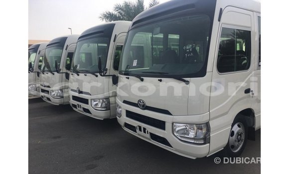 Acheter Import Voiture Toyota Coaster Blanc à Import - Dubai, Grande Comore Acheter Import Voiture Toyota Coaster Blanc à Import - Dubai, Grande Comore