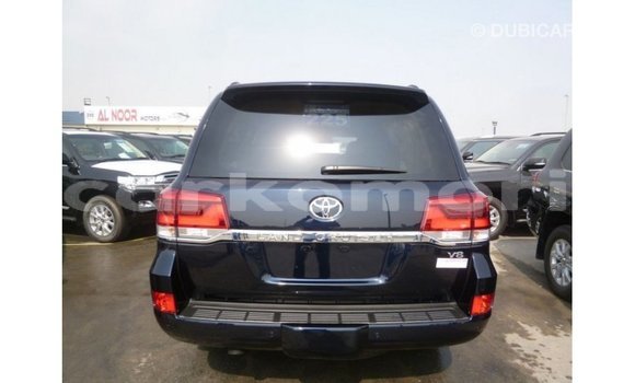 Acheter Import Voiture Toyota Land Cruiser Bleu à Import - Dubai, Grande Comore Acheter Import Voiture Toyota Land Cruiser Bleu à Import - Dubai, Grande Comore