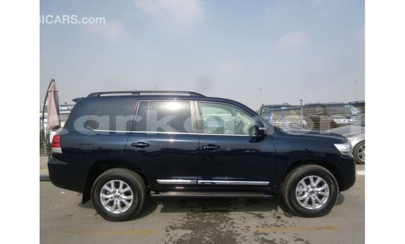 Acheter Import Voiture Toyota Land Cruiser Bleu à Import - Dubai, Grande Comore Acheter Import Voiture Toyota Land Cruiser Bleu à Import - Dubai, Grande Comore