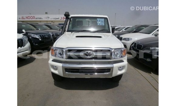 Buy Import Toyota Land Cruiser White Car in Import - Dubai in Great Comore Buy Import Toyota Land Cruiser White Car in Import - Dubai in Great Comore
