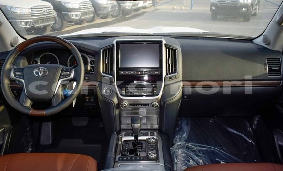 Acheter Import Voiture Toyota Land Cruiser Noir à Import - Dubai, Grande Comore Acheter Import Voiture Toyota Land Cruiser Noir à Import - Dubai, Grande Comore