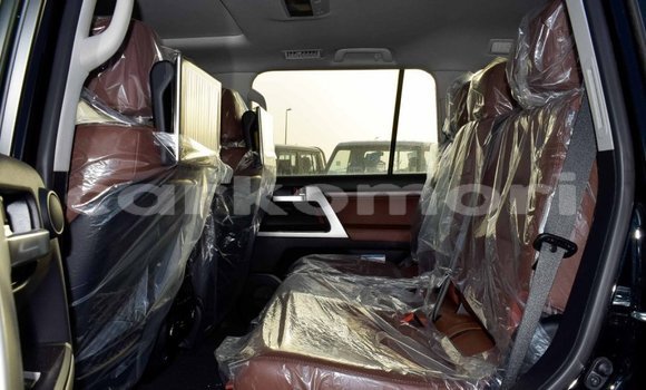 Acheter Import Voiture Toyota Land Cruiser Noir à Import - Dubai, Grande Comore Acheter Import Voiture Toyota Land Cruiser Noir à Import - Dubai, Grande Comore