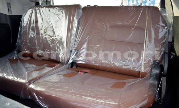 Acheter Import Voiture Toyota Land Cruiser Noir à Import - Dubai, Grande Comore Acheter Import Voiture Toyota Land Cruiser Noir à Import - Dubai, Grande Comore