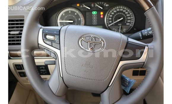 Buy Import Toyota Land Cruiser White Car in Import - Dubai in Great Comore Buy Import Toyota Land Cruiser White Car in Import - Dubai in Great Comore