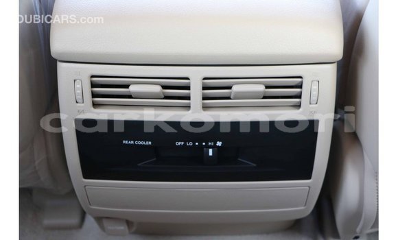 Buy Import Toyota Land Cruiser White Car in Import - Dubai in Great Comore Buy Import Toyota Land Cruiser White Car in Import - Dubai in Great Comore