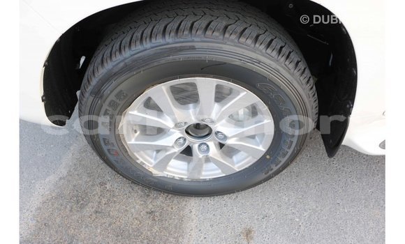 Buy Import Toyota Land Cruiser White Car in Import - Dubai in Great Comore Buy Import Toyota Land Cruiser White Car in Import - Dubai in Great Comore