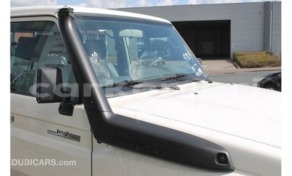 Buy Import Toyota Land Cruiser White Car in Import - Dubai in Great Comore Buy Import Toyota Land Cruiser White Car in Import - Dubai in Great Comore