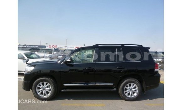 Acheter Import Voiture Toyota Land Cruiser Noir à Import - Dubai, Grande Comore Acheter Import Voiture Toyota Land Cruiser Noir à Import - Dubai, Grande Comore