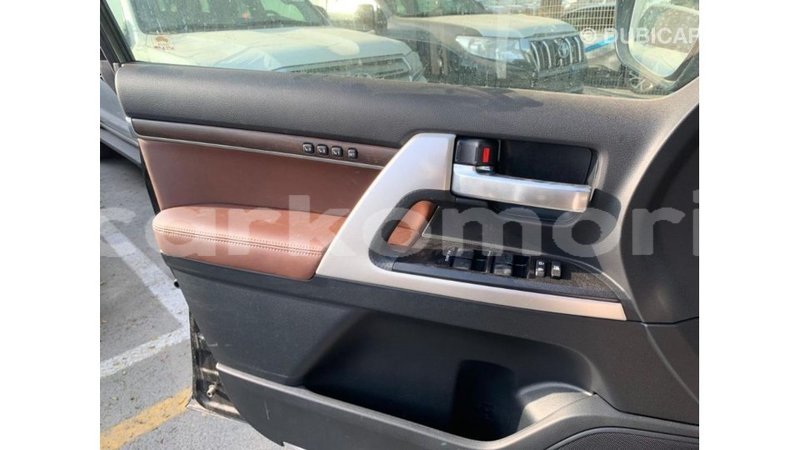 Big with watermark toyota land cruiser great comore import dubai 2196