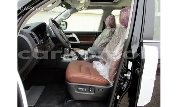 Acheter Import Voiture Toyota Land Cruiser Noir à Import - Dubai, Grande Comore Acheter Import Voiture Toyota Land Cruiser Noir à Import - Dubai, Grande Comore