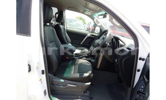 Buy Import Toyota Prado White Car in Import - Dubai in Great Comore Buy Import Toyota Prado White Car in Import - Dubai in Great Comore