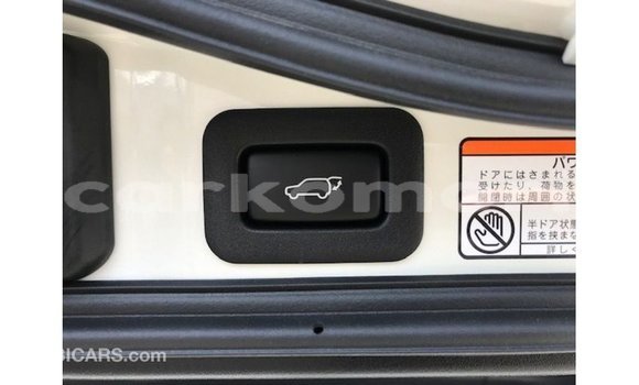 Buy Import Toyota Land Cruiser White Car in Import - Dubai in Great Comore Buy Import Toyota Land Cruiser White Car in Import - Dubai in Great Comore